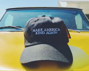 la-la-land-kind-cafe-hat