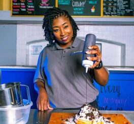THE FUNNEL CAKE QUEEN